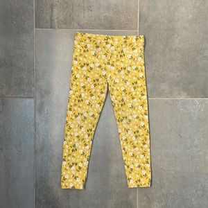 Yellow Carter’s toddler leggings with flower pattern 3T